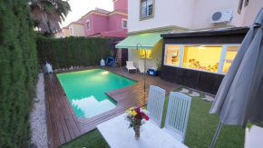 Elegant villa in Tomares, private pool and enclosed garden